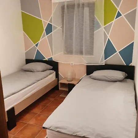 Breskvar Apartment *