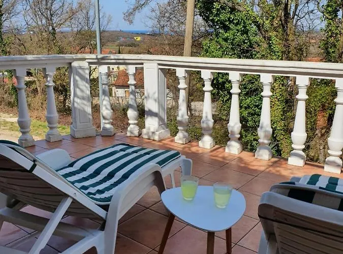 Апартаменты Breskvar *